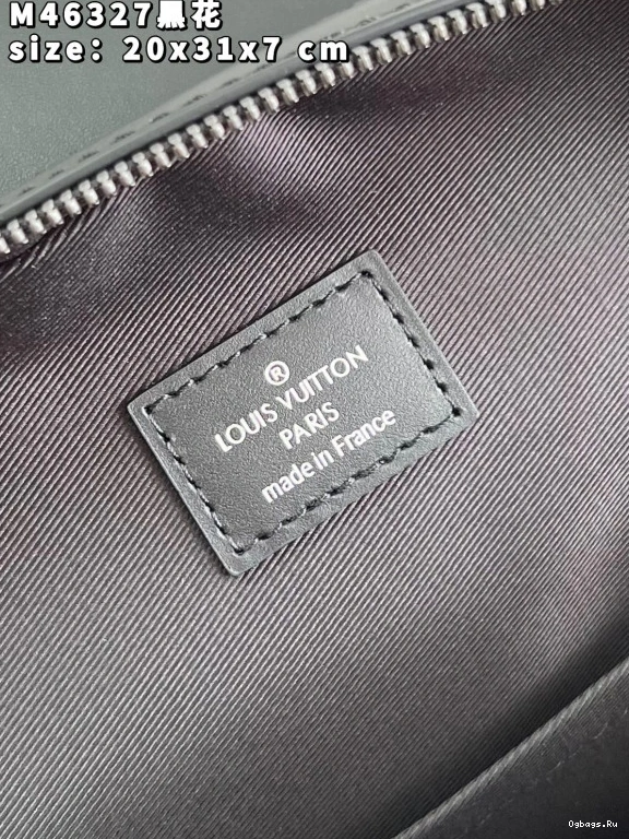 VUITTON Slingbag LOUIS Avenue NM 0103